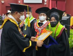 Kukuhkan 1.000 Wisudawan, Rektor UNM: Tunjukkan Anda Sebagai Ilmuwan dan Profesional