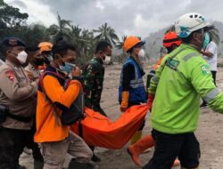 Korban Jiwa Akbat Erupsi Gunung Semeru Mencapai 43 Orang