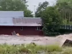 2 Rumah Hanyut Terseret Banjir di Kabupaten Soppeng