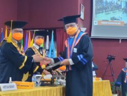 Rektor UNM Tutup Tahun 2021 dengan Kukuhkan Seribu Wisudawan