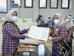 Lantik dan Kukuhkan Bunda Paud Kecamatan, Ini Pesan Indira Jusuf Ismail