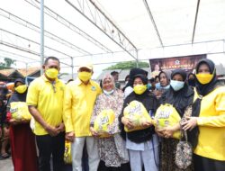Taufan Pawe Salurkan Bantuan Partai Golkar ke 300 Korban Kebakaran Pasar Sinjai