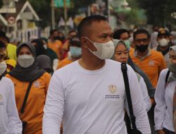 “Adem” Brimob Bone Dan Mahasiswa Jalan Santai Bersama
