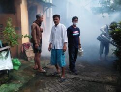 Meski Hari Libur, Kecamatan Manggala Laksanakan Kegiatan Penyemprotan DBD dan Vaksinasi