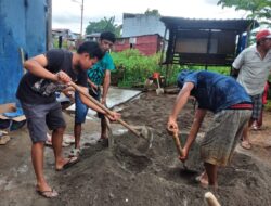 Bermodalkan Dana Swadaya, Lurah Tamangapa Turun Langsung Bantu Warga Gotong Royong Mengecor Jalanan