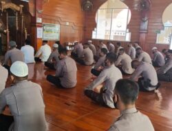 Begini Cara Brimob Bone Maknai Peringatan Isra Mi’raj Nabi Muhammad SAW