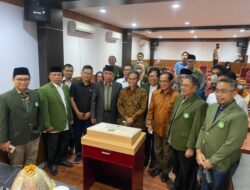 Ketua Forum Rektor Indonesia Resmikan Theater Classroom AMKOP Business School