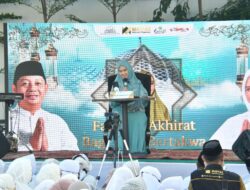 Ustazah Oki Setiana Tauziah Ramadhan di Rumah Aspirasi Rusdi Masse Pinrang Sulsel