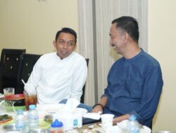 Pakai Kemeja Biru, Wakil Bupati Wajo Bukber Bareng Sekretaris NasDem Sulsel di Sengkang