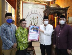 Camat Panakkukang Dampingi Tim Safari Ramadan Pemkot Makassar Di Masjid Nurul Iman Batua