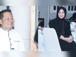Penghujung Ramadan, Rusdi Masse Bersama Istri Fatmawati  Kembali Gelar Bukber hingga Bagi-bagi Sembako, Warga Sidrap Tak Henti-hentinya Terima Kasih