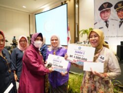 TP PKK Kota Makassar Gelar Peringatan Hari Kartini, Ketua TP PKK Kecamatan Panakkukang Juara 2 Lomba Busana