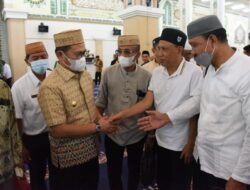 Usai Jum’atan, Hamka Bertemu Para Tokoh Agama di Mesjid Agung Baiturrahim