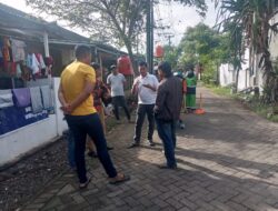 Camat Biringkanaya Benyamin Awasi Langsung Pembersihan Drainase Kelurahan Bulurokeng