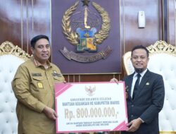 Angin Puting Beliung di Maros, Gubernur Andi Sudirman Serahkan Bantuan Tanggap Darurat Senilai Rp  800 Juta