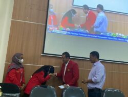 Andi Amran Beri Beasiswa bagi Maba Yatim Piatu dan Kurang Mampu 23 Orang