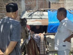 Jumat Berkah, Syaharuddin Alrif Bakal Bangunkan Rumah Layak Huni Untuk Kakek Tarima di Sidrap