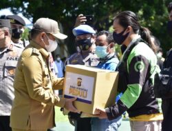 Penjagub Hamka Apresiasi Kapolda Gorontalo Bagikan Ribuan Paket Sembako Kepada Masyarakat  