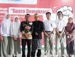 Wakil Ketua DPRD Sulsel Syaharuddin Alrif Edukasi Siswa SMP Islam Athirah Bukit Baruga Tentang Demokrasi