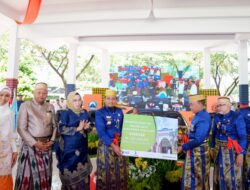 Gubernur Sulsel Serahkan Bantuan Rp800 Juta untuk Masjid Raya Bantaeng