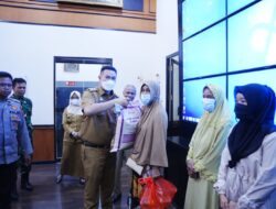 Pemkab Pangkep Salurkan Bantuan Dampak Kenaikan BBM