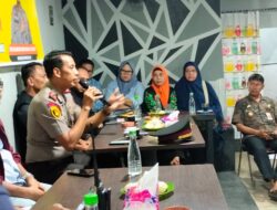 Tampung Aspirasi Warga, Kapolsek Makassar Gelar Jumat Curhat