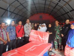 Kunjungi Lokasi Pengungsi Banjir, Wabup Wajo Serahkan Bantuan dan Semangati Pengungsi