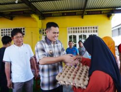 Bupati MYL Bagikan Bantuan Kepada Korban Banjir