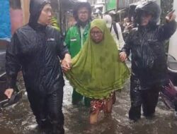 Camat Rappocini M. Aminuddin Turun Lansung Evakuasi Warga Korban Banjir