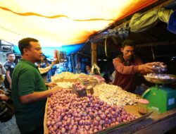 Pantau Harga di Pasar Sentral Malino, Gubernur Sulsel: Mari Gerakkan Ekonomi Pasar Tradisional