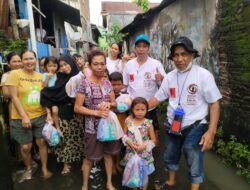 Beri Bantuan Banjir, Projo Sulsel: Budaya Gotong Royong Warga Makassar Tak Luntur