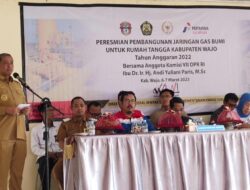 Bersama Anggota DPR dan Kementerian ESDM, Bupati Wajo Resmikan Pemasangan Jargas Rumah Tangga