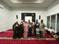 Shalat Tarwih di Masjid Rumah Aspirasi Rusdi Masse Berhadiah Dooprize