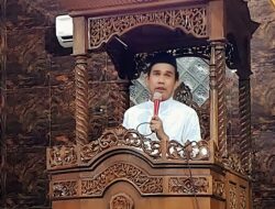 Tarawih Pertama, Ketua DPRD Makassar Rudianto Lallo Ingatkan Warga Pentingnya Pendidikan