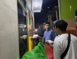 Ketua DPRD Makassar Rudianto Lallo Kembali Gelar Gerebek Sahur, Bagikan Makanan di Lorong-lorong