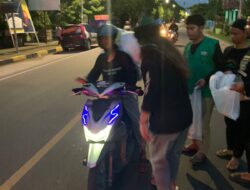 Bagi Takjil dan Bersih Masjid Warnai Road Show Ramadan Tim PHS Hari ke-6