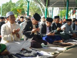 Taufan Pawe bersama Warga Parepare Shalat Idulfitri 1444 H di Lapangan Andi Makkasau