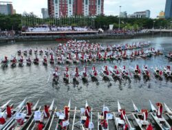 Puncak Hari OTDA ke-XXVII, 514 Bendera Kabupaten/Kota se-Indonesia Dikibarkan di Laut Losari