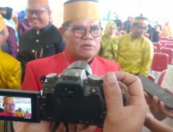 Rektor UNM Pimpin Upacara Hardiknas 2023, Civitas Akademika Kompak Seragam Adat Nusantara