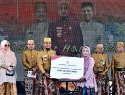 Pemberdayaan Ekonomi Kerakyatan, Gubernur Andi Sudirman Berikan Booth Semi Kontainer untuk UMKM di Jeneponto