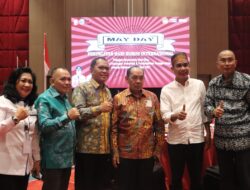 Danny Pomanto – Rudianto Lallo Terima Penghargaan dari LKS Tripartif dan Dewan Pengupahan Kota Makassar