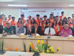 Rektor UNM Lepas UKM Pinisi Choir Ikuti Kompetisi Festival Orientale Concentus di Singapura