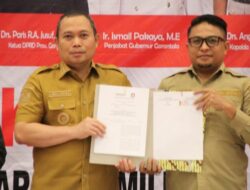 Pemprov Gorontalo Serahkan Dana Hibah Pelaksanaan Pemilu 2024 ke Badan Pengawas Pemilu