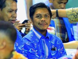 Kepala Bapenda Lihat Langsung Pawai Budaya di Jalan Penghibur