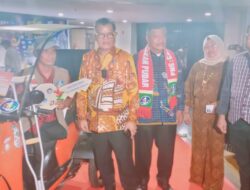 Bentor Hasil Inovasi Rektor UNM Disumbangkan ke Penyandang Disabilitas Asal Majene Sulbar