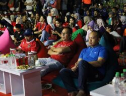 Wali Kota Danny Pomanto, Kapolrestabes Makassar dan Masyarakat Nobar Indonesia vs Vietnam di Festival F8