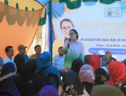 Antusias Warga Sambut Legislator Golkar Debbie Rusdin Saat Gelar Kegiatan Pengawasan APBD di Jalan Daeng Kuling