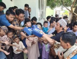 Jumat Berbah Celeg NasDem Ismail Manda Sentuh Warga dengan Berbagi di 5 Lokasi