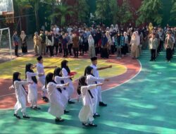 Peringati Hari Batik dan Kesaktian Pancasila, SMP Islam Athirah Makassar Gelar Upacara Bendera