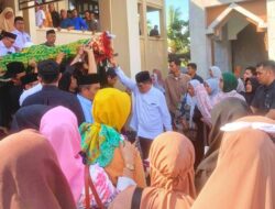 Ikut Gotong Jenazah Prof Sulaiman Samad, Rektor UNM: Kita Kehilngan Sosok Pemikir Cerdas